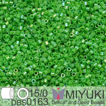Korálek Korálky Miyuki Delica 15/0. Barva DBS 0163 Opaque Green AB. Balení 2g.