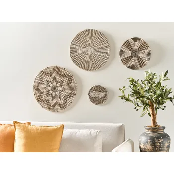 Sada 4 nástěnných dekorací přírodní mořská tráva Dekorativní závěsné talíře Koše Ruční výroba afrika Beliani