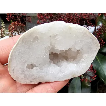 Přírodní kámen Křemeno-kalcitová geoda z Maroka 158g