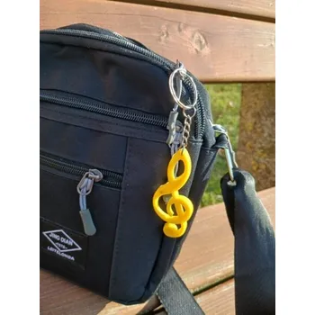 Drobný hudební dárek - žlutý přívěšek na klíče