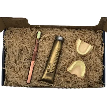 Čokoláda Chocolenka Čokoládová sada - Zubní náhrada s kartáčkem 58 %