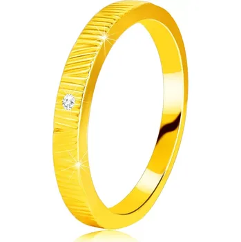 Prsten Prsten ze žlutého 14K zlata - jemné ozdobné zářezy, čirý zirkon, 1,3 mm - Velikost: 49