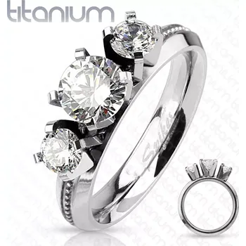 Prsten Prsten z titanu, stříbrná barva, tři kulaté čiré zirkony, vysoký lesk - Velikost: 59