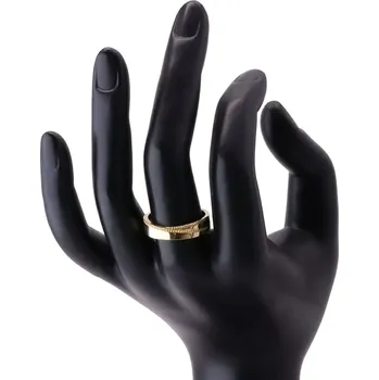 Prsten Zlatý prsten ze žlutého 14K zlata - trojúhelníkové zářezy lemované drobnými tečkami - Velikost: 49