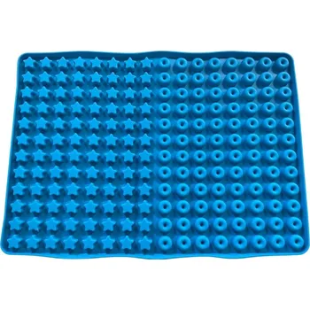 Hračka pro psa Velká silikonová forma na pečení pamlsků 39x28cm mix tvarů