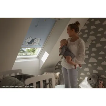 Stavební výplň Zatemňující roleta VELUX DKL Kolekce pro dobrou noc - stará generace Barva rolety: Papíroví draci (4667), Barva vodicí lišty: Bílý lakovaný hliník (SWL), Označení okna (ze štítku na okně): C02/102 55x78 cm