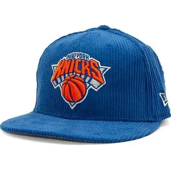 Kšiltovka Kšiltovka New Era 59FIFTY "NBA Letterman Pin" New York Knicks - Team Color velikosti fitted caps 7 1/4 (57.7 cm)
