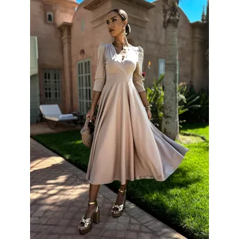 Dámské šaty Béžové dlouhé áčkové šaty LAPATA s výstřihem Velikost: ONESIZE