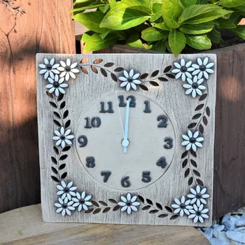Hodiny Keramické hodiny zdobené kytičkami (čtvercové)