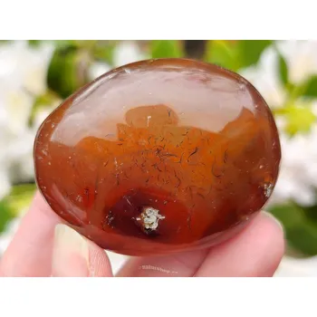 Sběratelství Karneol hladký kámen z Madagaskaru 85g