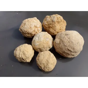 Přírodní kámen Křišťálová geoda - celá Velikost cm: 6 - 7