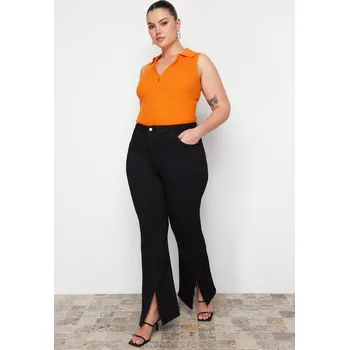 Dámské džíny Dámské džíny Trendyol Flare Trendyol černá 1996705