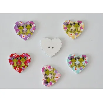 Galanterie Dřevěný dekorační knoflík - Srdíčko s žabkami růžový