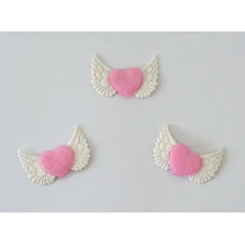 Textilní dekorace - Křidýlka se srdíčkem