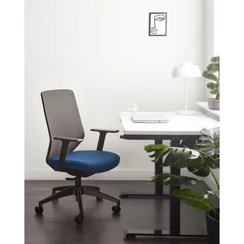 Kancelářská židle modrá tkanina síťovina čalouněná otočná židle s nastavitelným sedákem a opěradlem k počítači moderní styl kancelář Beliani