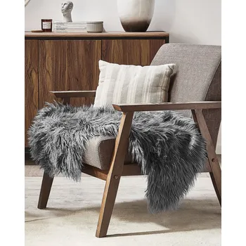 Koberec Ekologická ovčí kůže, šedý polyester. Nepravidelný tvar. Strojově tkané. Elegantní design 63 x 95 cm Beliani