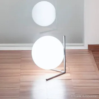 Lampička Stolní lampa FLOS IC T2, chrom - Ø koule 30 cm, délka základny 28,2 cm chrom, opálově bílá 1 x 205 W - Doprava zdarma