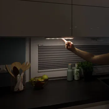 Lampička Müller-Licht Mobina Push 30 LED dobíjecí světlo na nábytek, bílé, 30,5 cm dlouhé bílá LED 2 W celkem