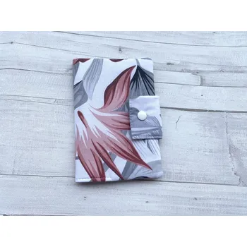 Obal na doklad Česká výroba Obal na zdravotní průkaz pro dítě Flowers