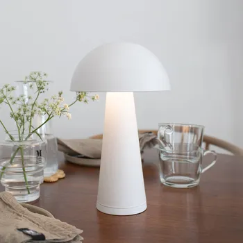 Venkovní osvětlení Markslöjd Akumulátorová stolní lampa Fungi pro venkovní použití, bílá LED celkem 1,5 W - Doprava zdarma