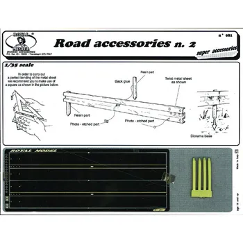 Plastikový model Royal Model 1/35 Road accessories n.2