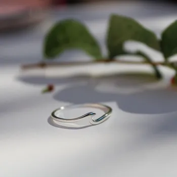 Prsten Prstýnkárna Stříbrný prsten vlnka AG 925 ≤ 1,1 g Velikost prstenu: 8 (57)