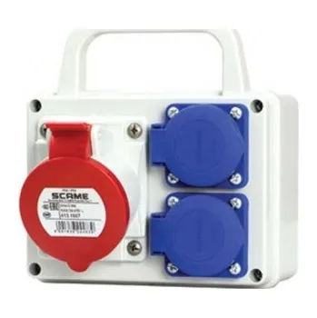 Rozvaděč 686H.122 686H.122 - rozvodnice s rukojetí se zásuvkami SCAME