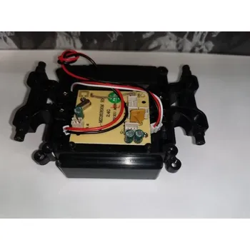 RC model Střed modelu s PCB jednotkou na mz-climb se zeleným štítkem IQ models - RC_95556