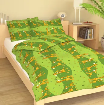 Povlečení Dětské krepové povlečení Žirafy zelené Uzávěr: Mandlovací knoflík