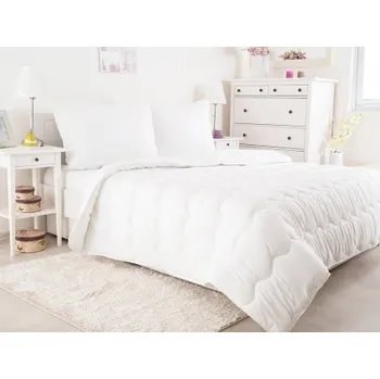 Polštář Levný polštář a přikrývka