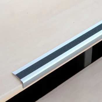 Schodiště Protiskluzová schodová lišta, Aluminium m2, Easy Clean, černá, š 610 mm, síla materiálu 3 mm