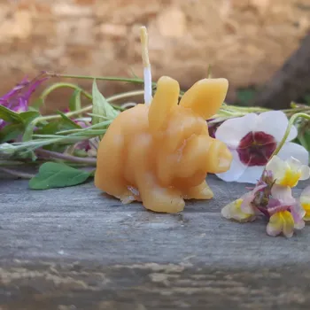 Svíčka Včelařství Řezanina - Svíčka z pravého včelího vosku - Prasátko - 11g