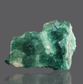 Přírodní kámen Fluorit z Madagaskaru 105x66mm