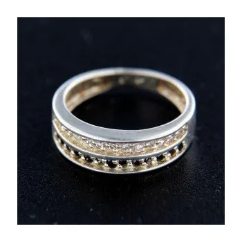 Prsten Stříbrný prsten s kamenem