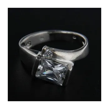 Prsten Stříbrný prsten s kamenem