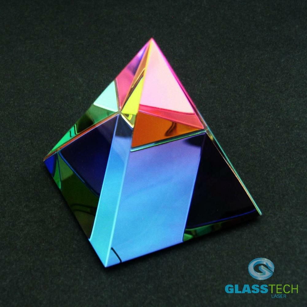 Duhová pyramida 80 mm (Skleněná pyramida 80 x 80 x 80 mm)