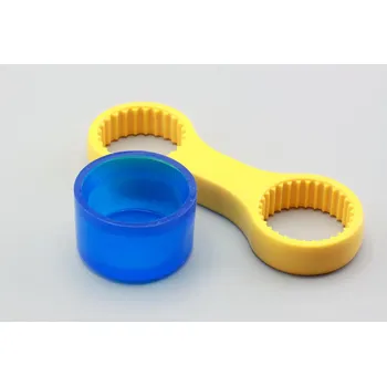 Plastikový model Mr. Cap Opener – otevírač barev