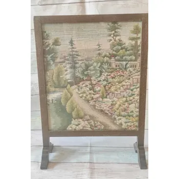 Krbová zástěna Vyšívaná zástěna ke krbu dřevěná