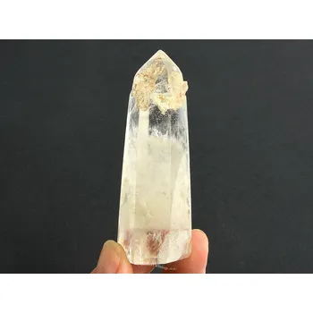 Přírodní kámen Křišťál broušená špice 69g