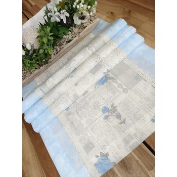 ubrus Běhoun - růžičky a nápisy s blankytně modrým mramorem