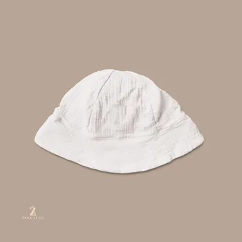 Kojenecká čepice Klobouček z mušelínu pro chlapečka Barva: Bílá, Velikost kloboučku: 12-18m (45-48 cm)