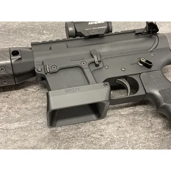 Příslušenství pro sportovní střelbu QPQ, s.r.o. Šachta zásobníku - magwell Model: Aero Precision AR-9 LowPro