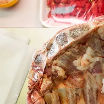 Tkanina voskovaná pro vakuování masa s kostí, role šíře 23 cm Sleva 240Kč