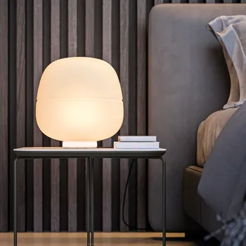 Lampička Quadrifoglio Group Afra, bílá stolní lampa z opálového matného skla, 1xE27, průměr 33cm