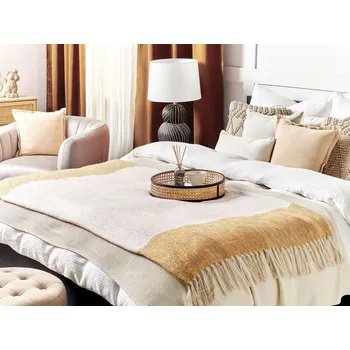 deka Deka béžová oranžová bavlněná akryl 130 x 170 cm pruhovaný vzor střapce Boho styl obývák ložnice doplňky Beliani