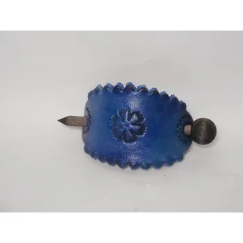 Kožená spona do vlasů s dřevěnou jehlicí č.4 Barva: Modrá