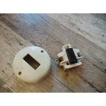 vypínač SEZ Starý bakelitový vypínač spínač keramická 3161 3166 Varianta: jednotlačítkový 3161