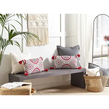 Bytový textil Dekorativní polštář červený a bílý bavlněný 30 x 50 geometrický vzor ručně tkaný snímatelný potah s výplní orientální styl Beliani