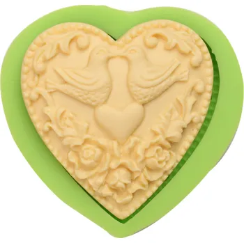 Jedlá dekorace na dort Silikonová formička srdce s holubičkami
