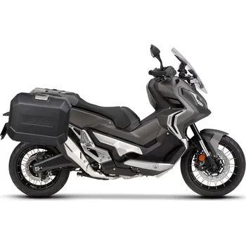 Zavazadlo na motocykl Kompletní sada bočních černých hliníkových kufrů SHAD TERRA BLACK 47L/47L , včetně montážní sady SHAD HONDA X-ADV 750 130.kitTERRAside-34B